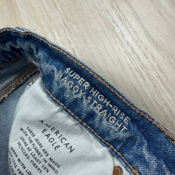 American Eagle Super High Rise Baggy Straight Jeans Light Wash Distressed 8 - Picture 9 of 13